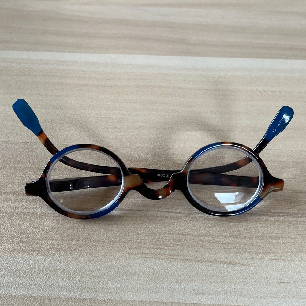 Round Tortoiseshell Reading Glasses with Blue Accents